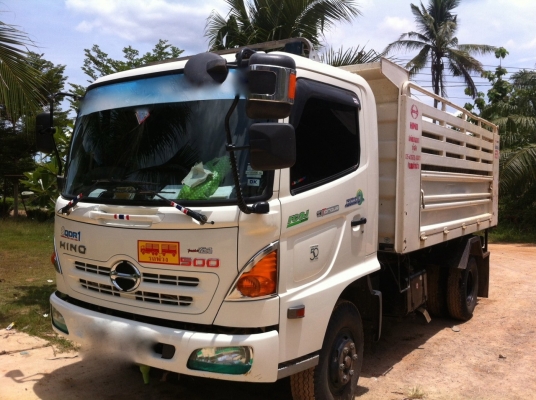 รถฮีโน่ 6 ล้อดั้ม 175 แรงม้า. ปี 56   ( รถวิ่ง 46,xxx กว่า กม. )    สนใจติดต่อ  081 - 6079515