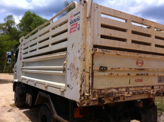 รถฮีโน่ 6 ล้อดั้ม 175 แรงม้า. ปี 56   ( รถวิ่ง 46,xxx กว่า กม. )    สนใจติดต่อ  081 - 6079515