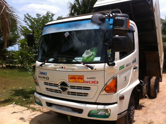 รถฮีโน่ 6 ล้อดั้ม 175 แรงม้า. ปี 56   ( รถวิ่ง 46,xxx กว่า กม. )    สนใจติดต่อ  081 - 6079515