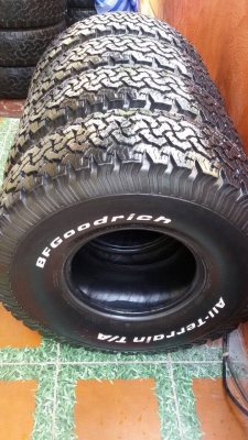 ขายยาง bf all 35 x 12.5 r15 ดอกเต็มติดหนวดครับ