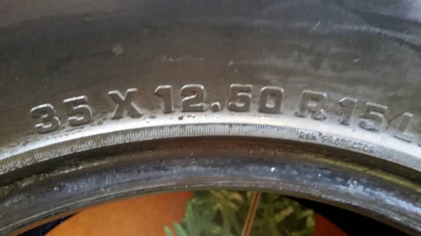 ขายยาง bf all 35 x 12.5 r15 ดอกเต็มติดหนวดครับ