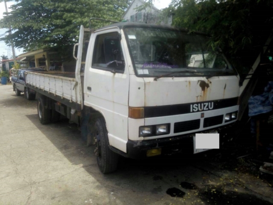 ขาย รถบรรทุก 6 ล้อ ISUZU 120 แรง ยาว 5 เมตร