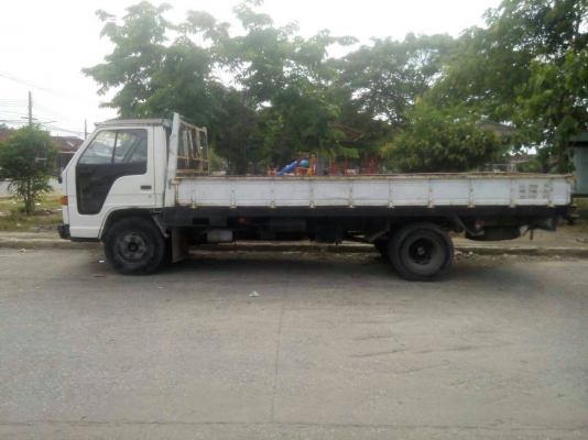 ขาย รถบรรทุก 6 ล้อ ISUZU 120 แรง ยาว 5 เมตร