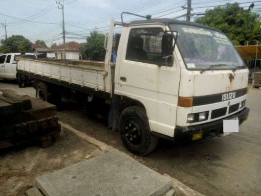 ขาย รถบรรทุก 6 ล้อ ISUZU 120 แรง ยาว 5 เมตร