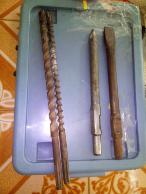 ขายสว่านเจาะปูน 2 อัน และสกัด 2 อัน มือสอง