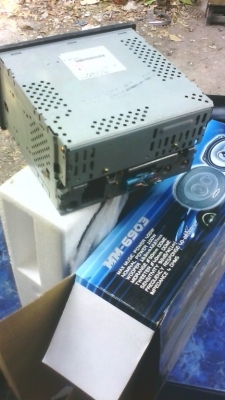 ขายครับเครื่องเล่นcd ติดรถhondaพร้อมลำโพง6*9 2ดอก