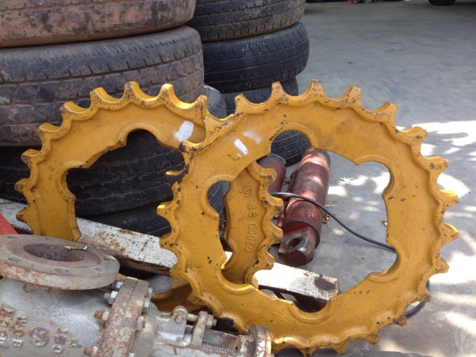 เฟืองโซ่แทร๊กเตอร์ d-2 โคมัสสุของซื้อมาไม่ได้ใช้