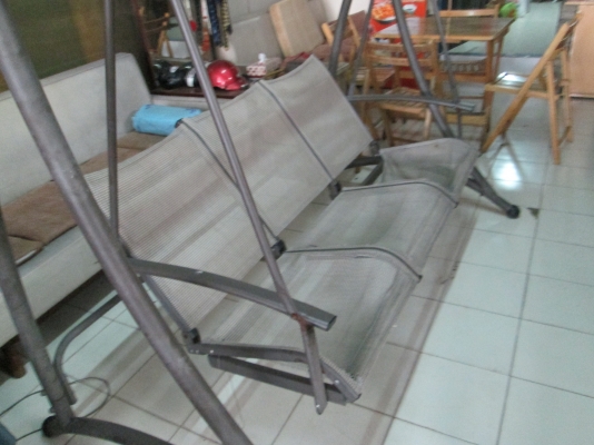 ชิงช้านั่งเล่นในบ้าน  นอกบ้าน   สำราญใจ   แข็งแรง ไม่มีผุครับ