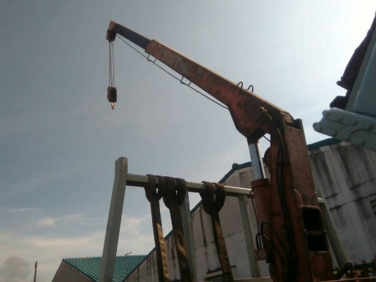 IZUZU FRR 195  หกล้อ ยาว7.2  ปี55 สวยเดิม ค.แน่นๆ  ติดเครน 3ตัน ยางเต็ม 7เส้น