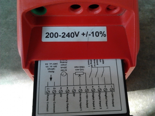 INVERTER ยี่ห้อ SEW EURODRIVE 0.75 KW, 1 HP INVERTER ยี่ห้อ SEW EURODRIVE 0.75 KW, 1 HP