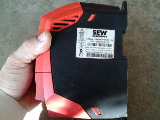 INVERTER ยี่ห้อ SEW EURODRIVE 0.75 KW, 1 HP INVERTER ยี่ห้อ SEW EURODRIVE 0.75 KW, 1 HP