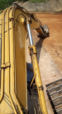 ขายรถขุดแบ็ค KOMATSU 200-3 เอกสารอินวอยซ์ เก่านอก บูมสวย เครื่องดี ทำงานได้ สภาพเดิมสวย ทำงานดี