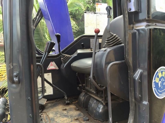 ขายรถขุดKOMATSU. Pc75uu  ใบดันปรับได้รอบทิศ ติดต่อนิวส์ 083-4953407