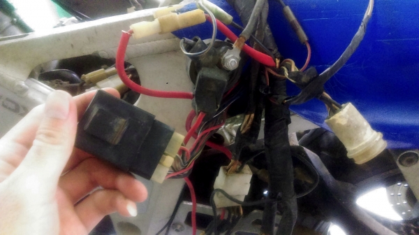 ลดราคา ขายเป็นอะไหล่ครับ Yamaha FZR400 เครื่องไม่ติด กล่องเสีย อินวอยเครื่อง 8,000.- ไม่รวมส่ง ลดราคา ขายเป็นอะไหล่ครับ Yamaha FZR400 เครื่องไม่ติด กล่องเสีย อินวอยเครื่อง 8,000.- ไม่รวมส่ง