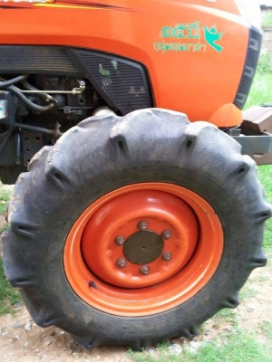 รถไถ คูโบต้า รุ่น 36 แรง ปี 54 พร้อมอุปกรณ์