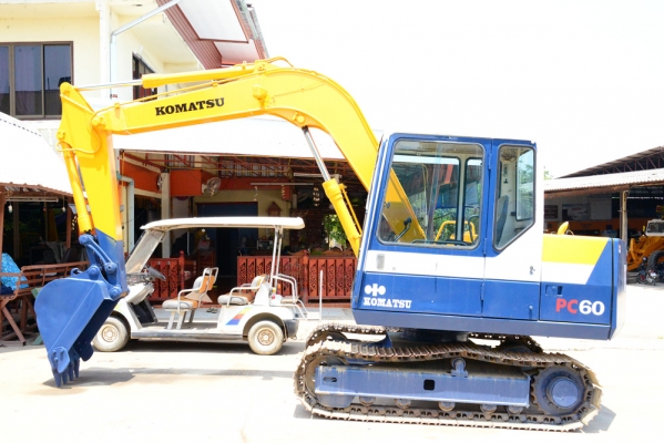 KOMATSU PC60-6