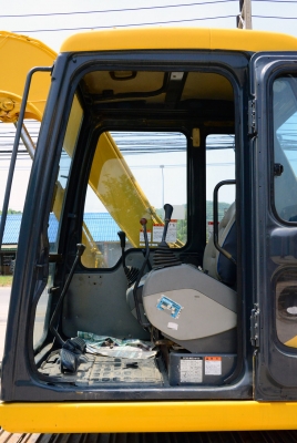 KOMATSU PC60-7