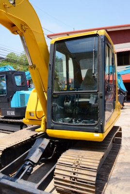 KOMATSU PC60-7