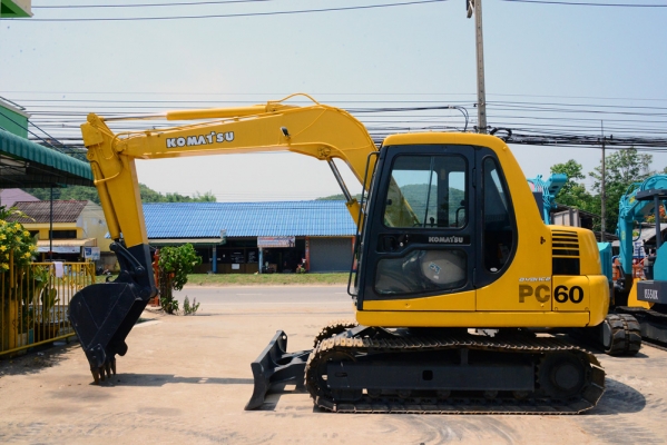 KOMATSU PC60-7