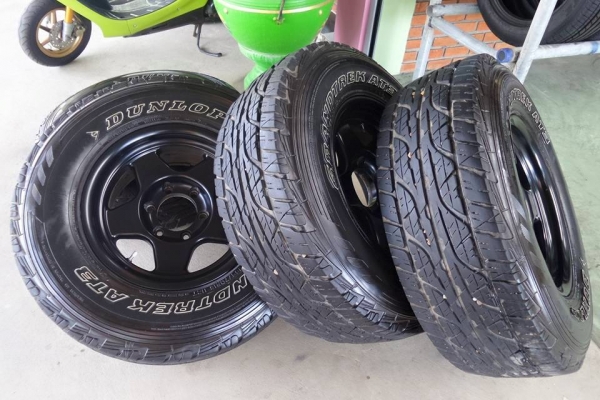 Bradley 16x8 ET 0 พร้อมยาง Dunlop 265/70R16 ปี 13 Bradley 16x8 ET 0 พร้อมยาง Dunlop 265/70R16 ปี 13