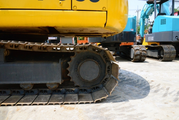 KOMATSU PC60-7