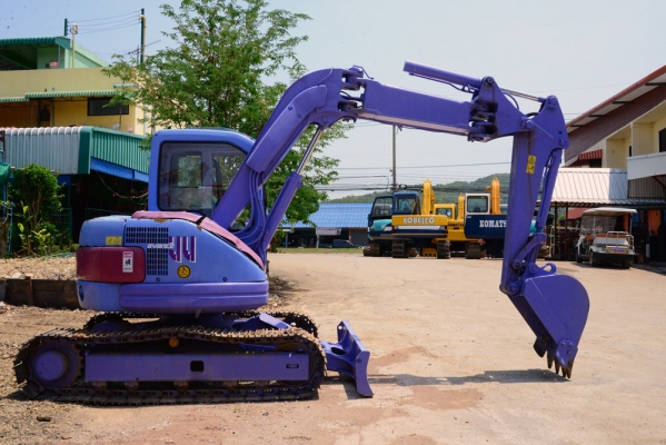 KOMATSU PC75UU-2