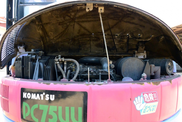 KOMATSU PC75UU-2 KOMATSU PC75UU-2