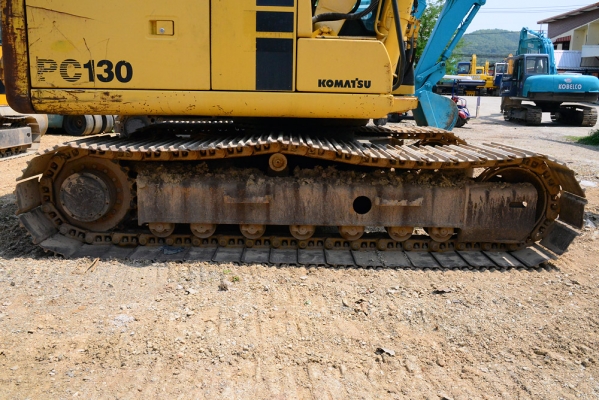 KOMATSU PC130-6 KOMATSU PC130-6