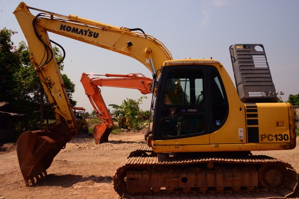 KOMATSU PC130-6