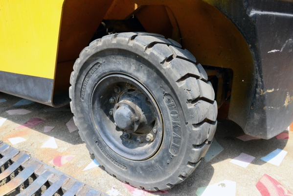 KOMATSU FG25-7 KOMATSU FG25-7