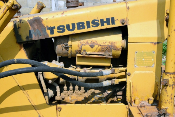 รถดันดิน MITSUBICHI BD2F รถดันดิน MITSUBICHI BD2F