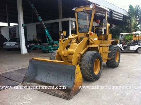 รถตัก ยี่ห้อ KOMATSU รุ่น WA70-1 S/N 10724 บจก.สหสินอีควิปเม้นท์ โทร.081-5851880, 02-5168100-1 www.sahasinequipment.com