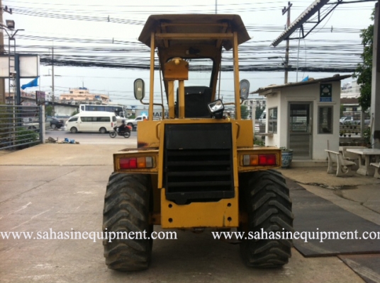 รถตัก ยี่ห้อ KOMATSU รุ่น WA70-1 S/N 10724 บจก.สหสินอีควิปเม้นท์ โทร.081-5851880, 02-5168100-1 www.sahasinequipment.com