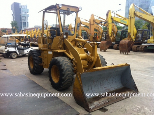 รถตัก ยี่ห้อ KOMATSU รุ่น WA70-1 S/N 10724 บจก.สหสินอีควิปเม้นท์ โทร.081-5851880, 02-5168100-1 www.sahasinequipment.com