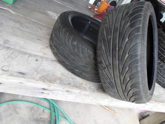 235/40/18 ปี2013 ราคา 2500 บาท