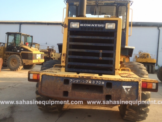 รถตัก ยี่ห้อ KOMATSU รุ่น WA300-1 S/N 305XX บจก.สหสินอีควิปเม้นท์ โทร.081-5851880, 02-5168100-1 www.sahasinequipment.com