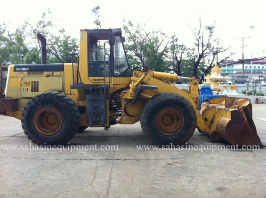 รถตัก ยี่ห้อ KOMATSU รุ่น WA380-3E S/N 102XX บจก.สหสินอีควิปเม้นท์ โทร.081-5851880, 02-5168100-1 www.sahasinequipment.com