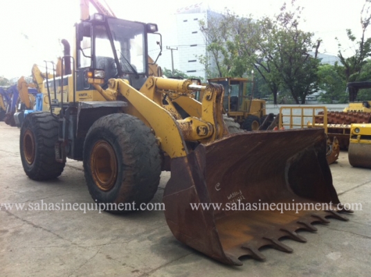รถตัก ยี่ห้อ KOMATSU รุ่น WA380-3E S/N 102XX บจก.สหสินอีควิปเม้นท์ โทร.081-5851880, 02-5168100-1 www.sahasinequipment.com