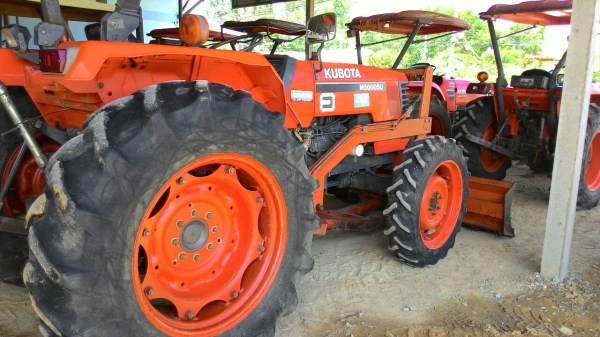 KUBOTA  M5000   พร้อมดันหน้า+ผาน6 ราคา 350,000 รถสภาพดี เครื่องดี   อ.แกลง จ.ระยอง  สอบถาม 0818618678 id  line=  carbonthai