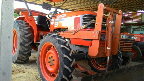 KUBOTA  M5000   พร้อมดันหน้า+ผาน6 ราคา 350,000 รถสภาพดี เครื่องดี   อ.แกลง จ.ระยอง  สอบถาม 0818618678 id  line=  carbonthai