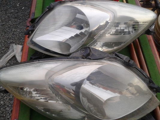 ไฟหน้า หลัง ยาลีส ขายทั้งหมด 1800.บาท