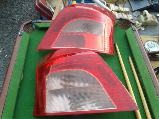 ไฟหน้า หลัง ยาลีส ขายทั้งหมด 1800.บาท