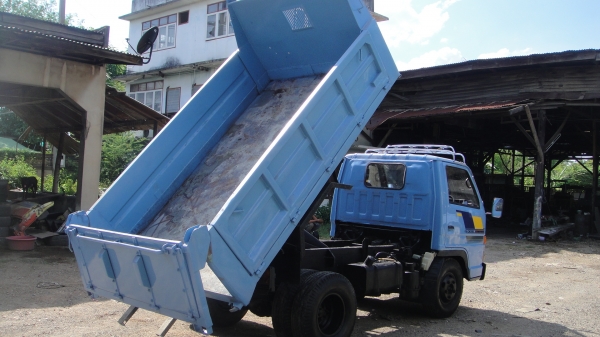 ISUZU NKR ดั๊ม3คิว เครื่อง4BE1(110แรง)เครื่องดี ดั๊มดี แอร์ ฟิล์ม เพาเวอร์ รถสวยพร้อมใช้