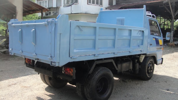 ISUZU NKR ดั๊ม3คิว เครื่อง4BE1(110แรง)เครื่องดี ดั๊มดี แอร์ ฟิล์ม เพาเวอร์ รถสวยพร้อมใช้