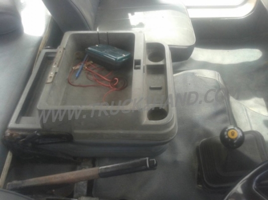 รถบรรทุกติดเครน ISUZU 6 ล้อ FTR12HA   เครน 3 ตัน ปีจดทะเบียน 2538