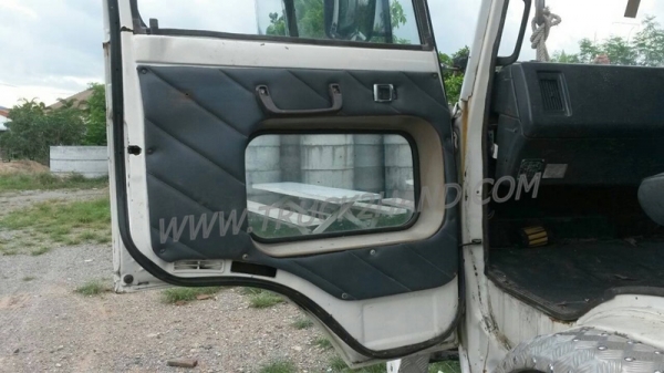 รถบรรทุกติดเครน ISUZU 6 ล้อ FTR12HA   เครน 3 ตัน ปีจดทะเบียน 2538