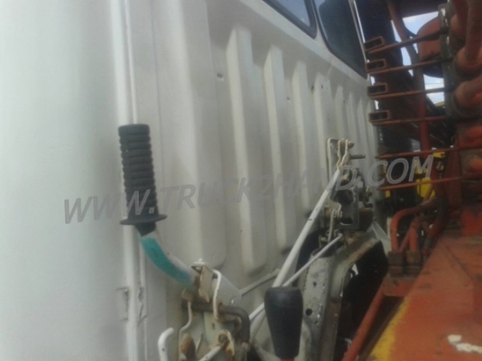 รถบรรทุกติดเครน ISUZU 6 ล้อ FTR12HA   เครน 3 ตัน ปีจดทะเบียน 2538