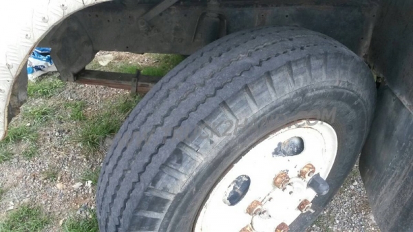 รถบรรทุกติดเครน ISUZU 6 ล้อ FTR12HA   เครน 3 ตัน ปีจดทะเบียน 2538