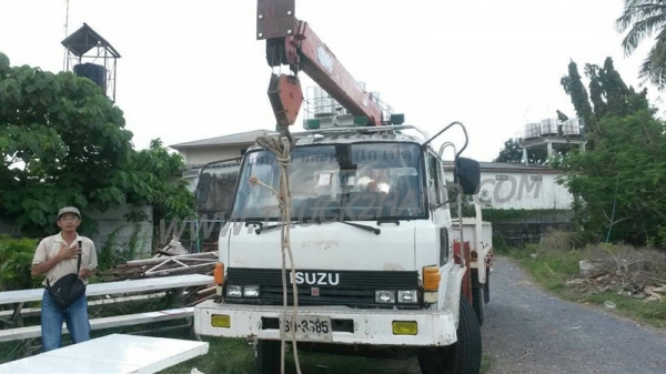 รถบรรทุกติดเครน ISUZU 6 ล้อ FTR12HA   เครน 3 ตัน ปีจดทะเบียน 2538