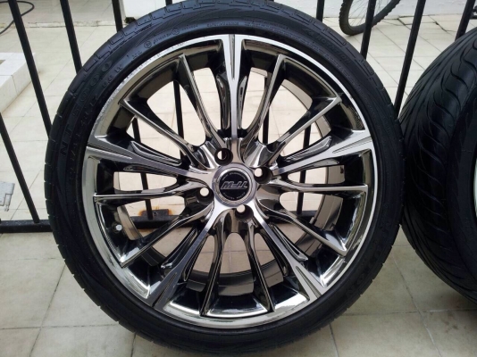 ขายยางขอบ17 สวยหรูด้วยรายละเอียด ทุกริ้วพลิ้วแว่บ ทั้งยามวิ่ง และนิ่งสงบ สภาพดี ขายยางขอบ17 สวยหรูด้วยรายละเอียด ทุกริ้วพลิ้วแว่บ ทั้งยามวิ่ง และนิ่งสงบ สภาพดี